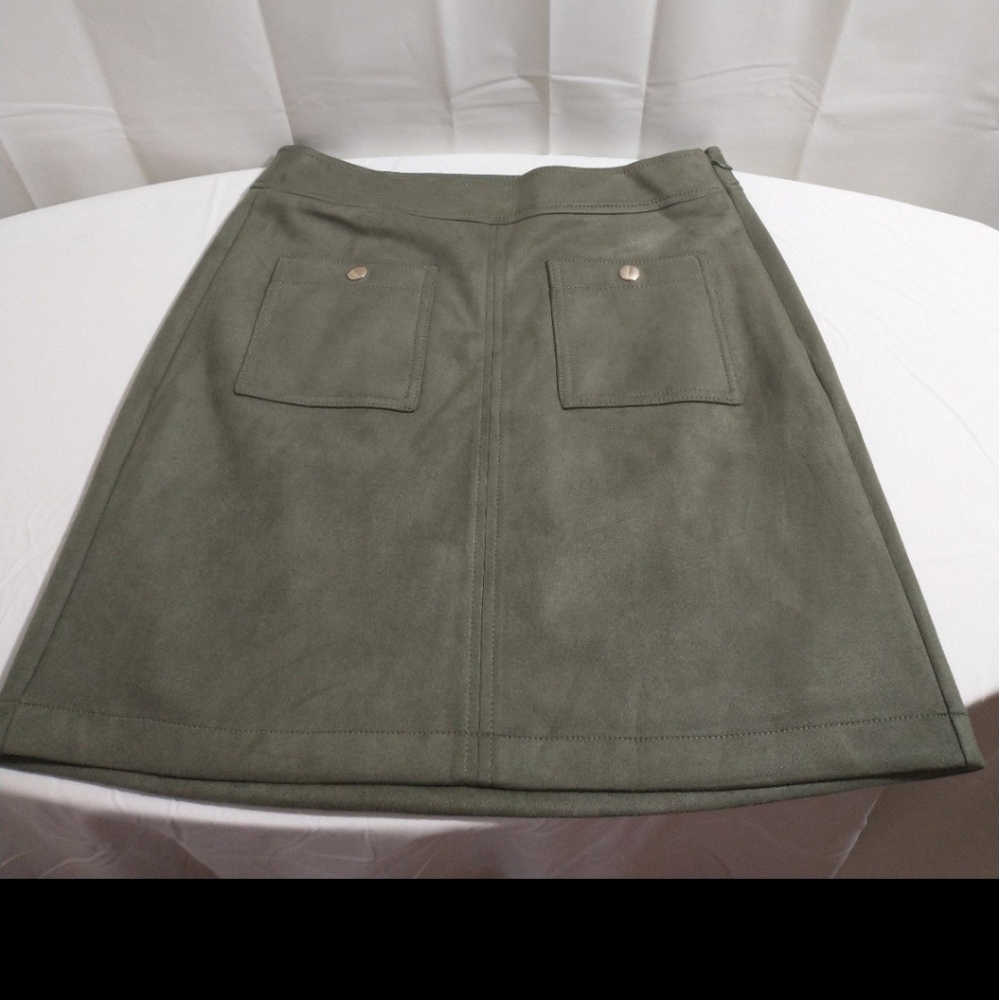 Loft skirt NWT